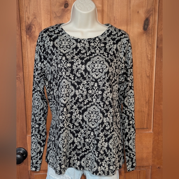 croft & barrow Tops - Croft & Barrow Floral Black‎ and White Tee